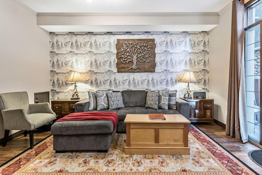 Mystic Getaway Appartement Canmore Buitenkant foto