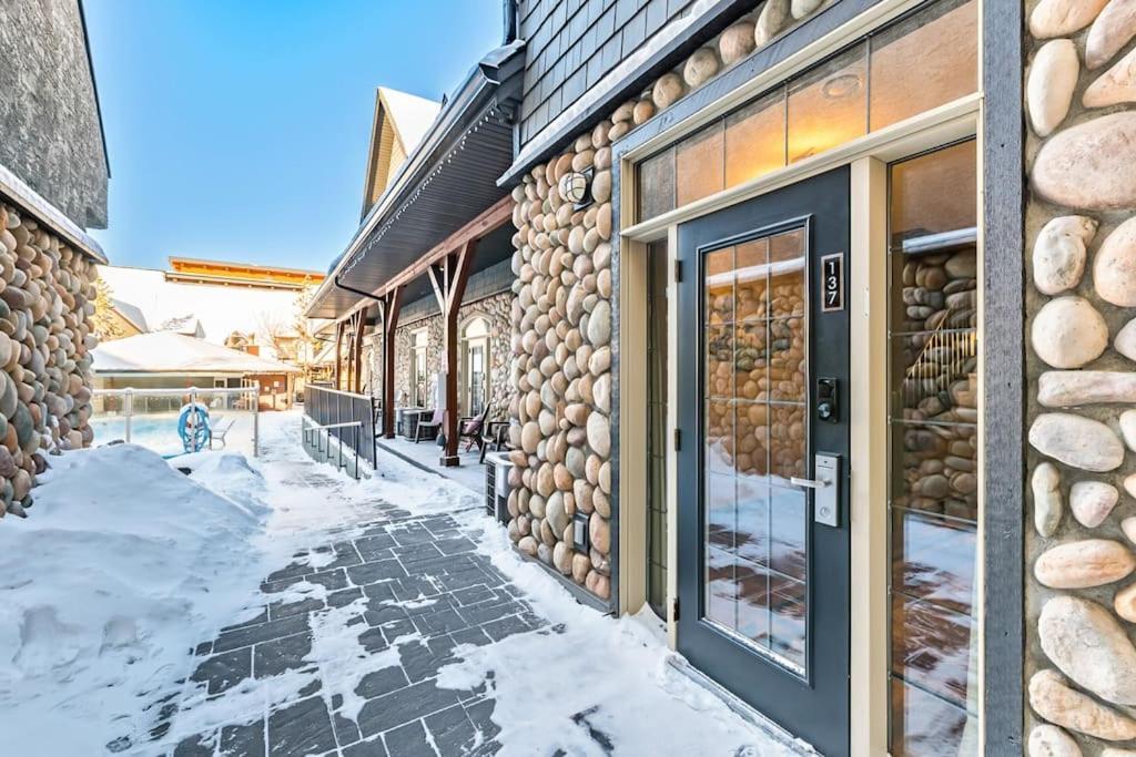 Mystic Getaway Appartement Canmore Buitenkant foto