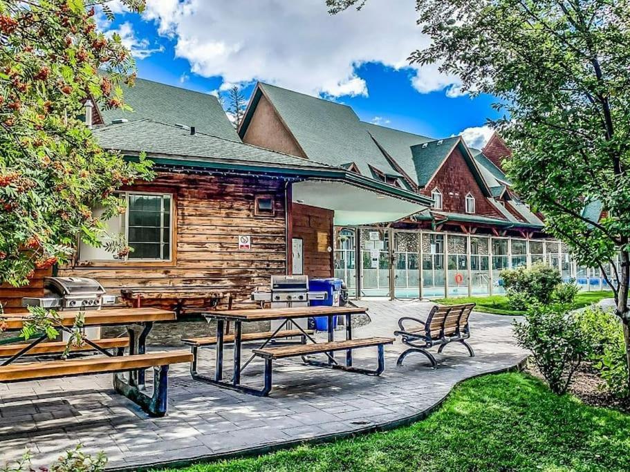 Mystic Getaway Appartement Canmore Buitenkant foto
