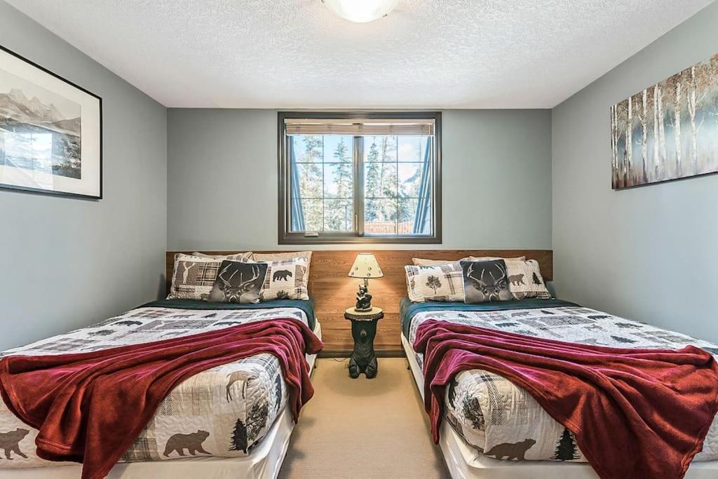 Mystic Getaway Appartement Canmore Buitenkant foto